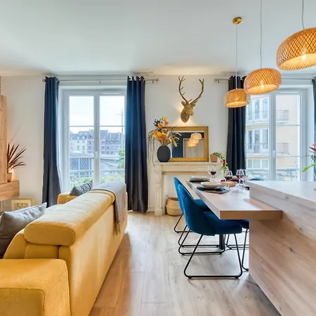 Le Jeanne D'arc, Vue Sur La Place Du Vieux Marche Apartment *