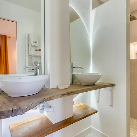 Le Jeanne D'arc, Vue Sur La Place Du Vieux Marché