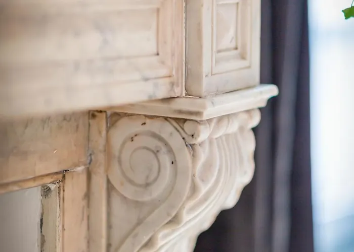 Le Jeanne D'arc, Vue Sur La Place Du Vieux Marché